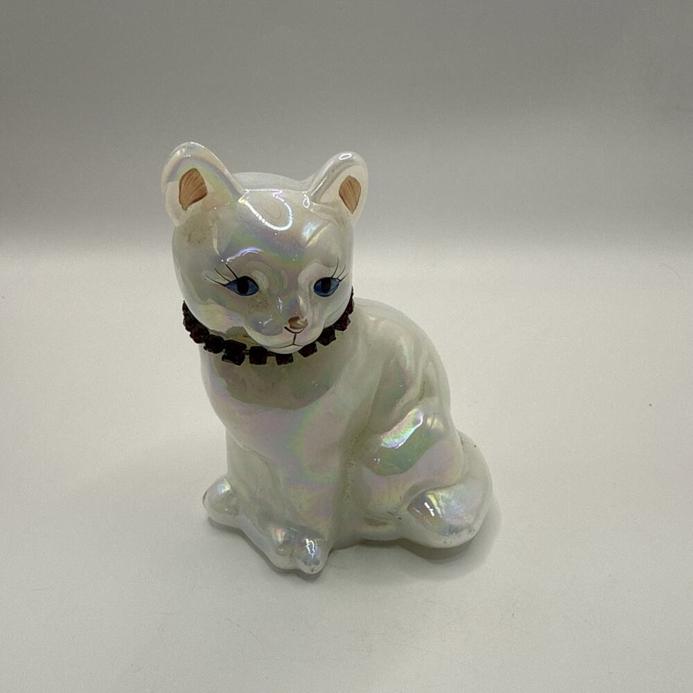 Fenton White Iridescent Glass Cat Figure Red Rhinestone Collar Blue Eyes 4”